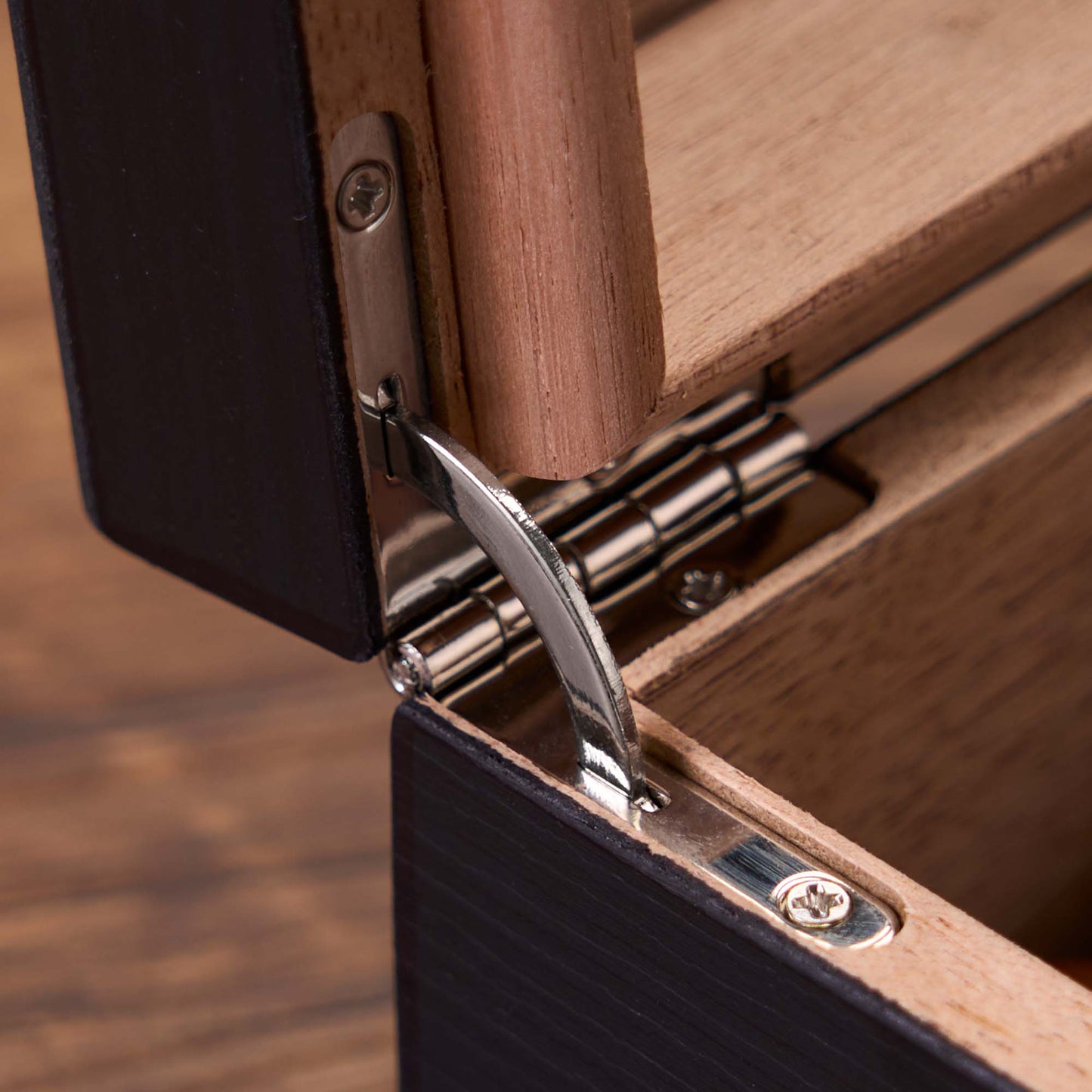 Durable stainless steel hinge with shock-absorbing design, ensuring smooth opening and long-lasting use.
